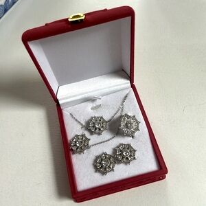 Beautiful Silver set 💎